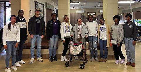 HHMS Students Spread Holiday Cheer