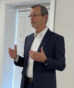Louisiana State Police Captain Ron Whittaker Sr. spoke to the Gardenettes at their January meeting. He gave a program on personal safety tips. (Courtesy photo)