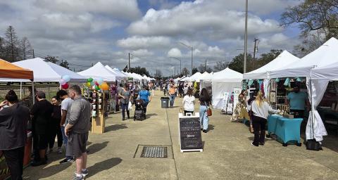 Sunshine and Shoppers Grace Trade Days