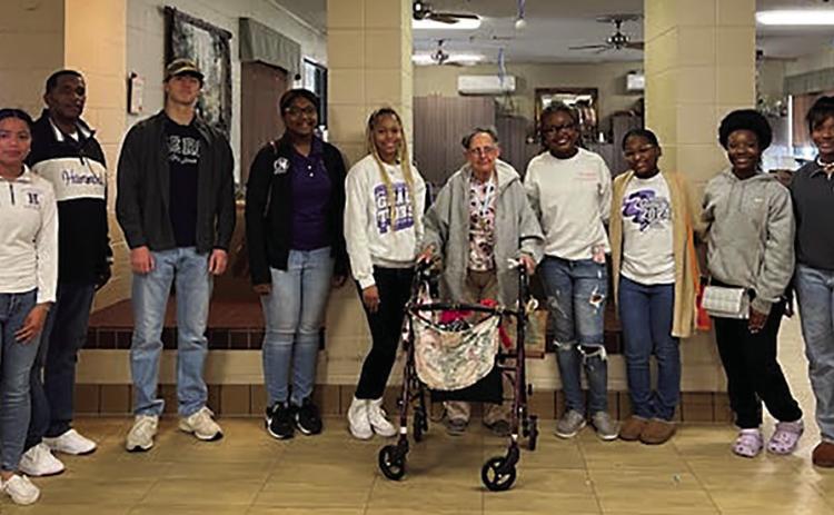 HHMS Students Spread Holiday Cheer